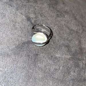 Beautiful authentic pearl/silver ring